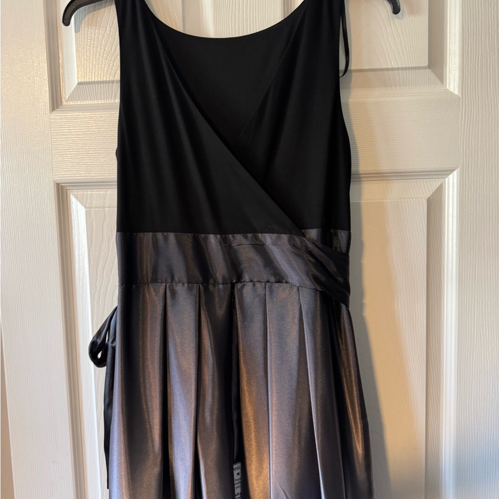 SLNY Black Bodice with Metallic Gray Ombre Maxi Gown - Picture 2 of 6